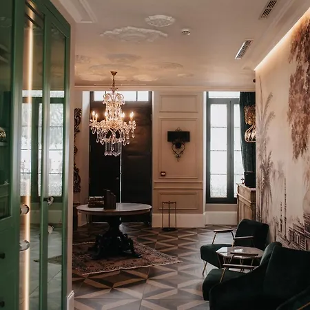 1930 Boutique 3*